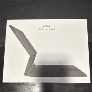 Apple iPad Magic Keyboard in Elegant Gray